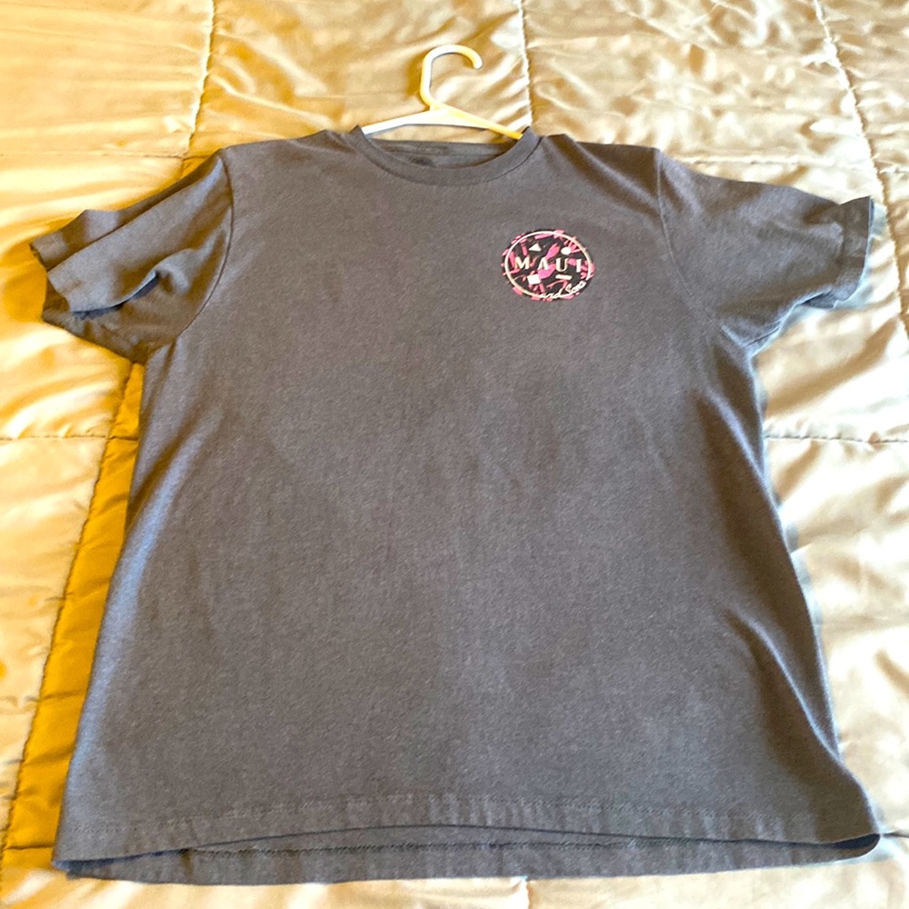 Maui and sons tee